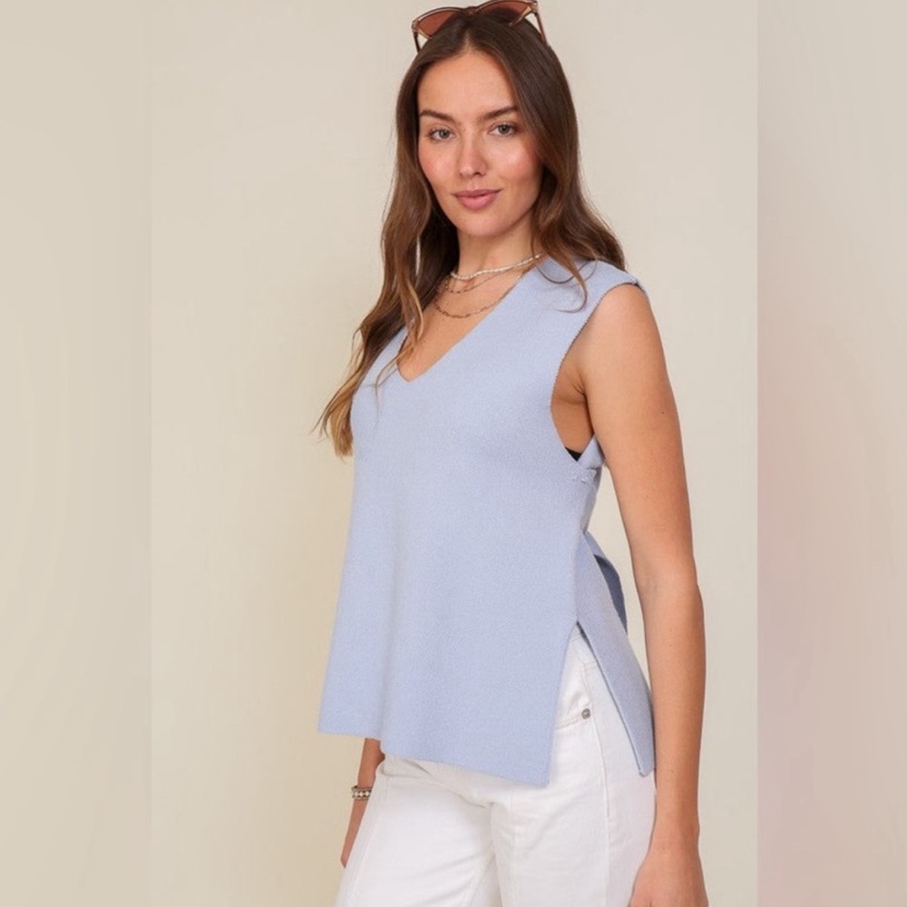 💠NWT Dusty Periwinkle Top